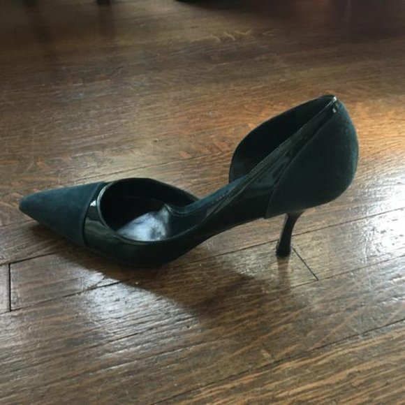 Pumps - Picture 2 of 6